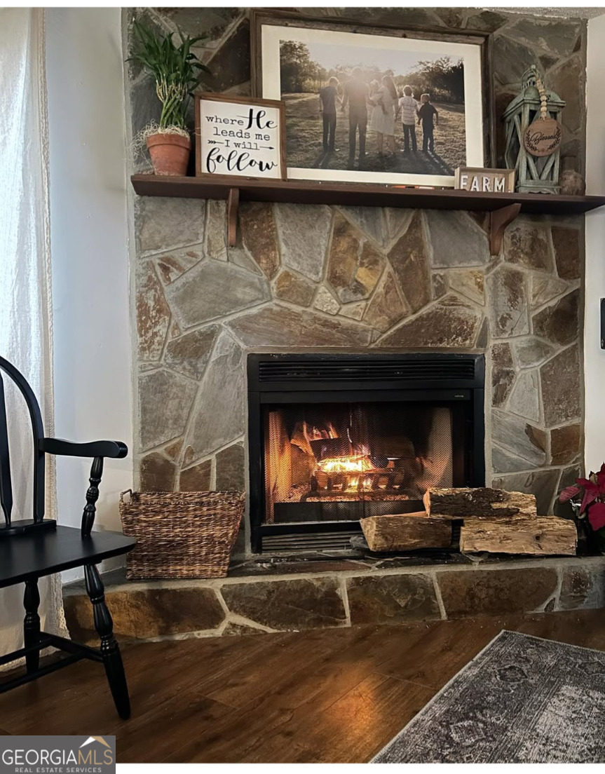 143 Hammond Road Jackson, GA 30233 - Photo 22 of 70 Fire place in Family Room