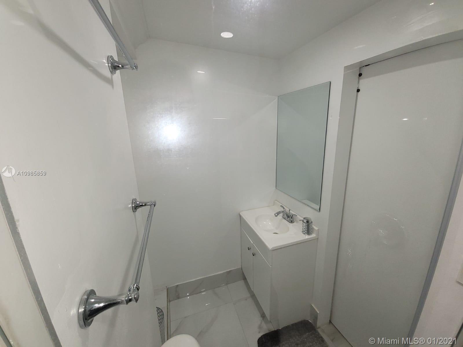 22020 Southwest 114th Avenue Goulds, FL 33170 - Photo 9 of 26