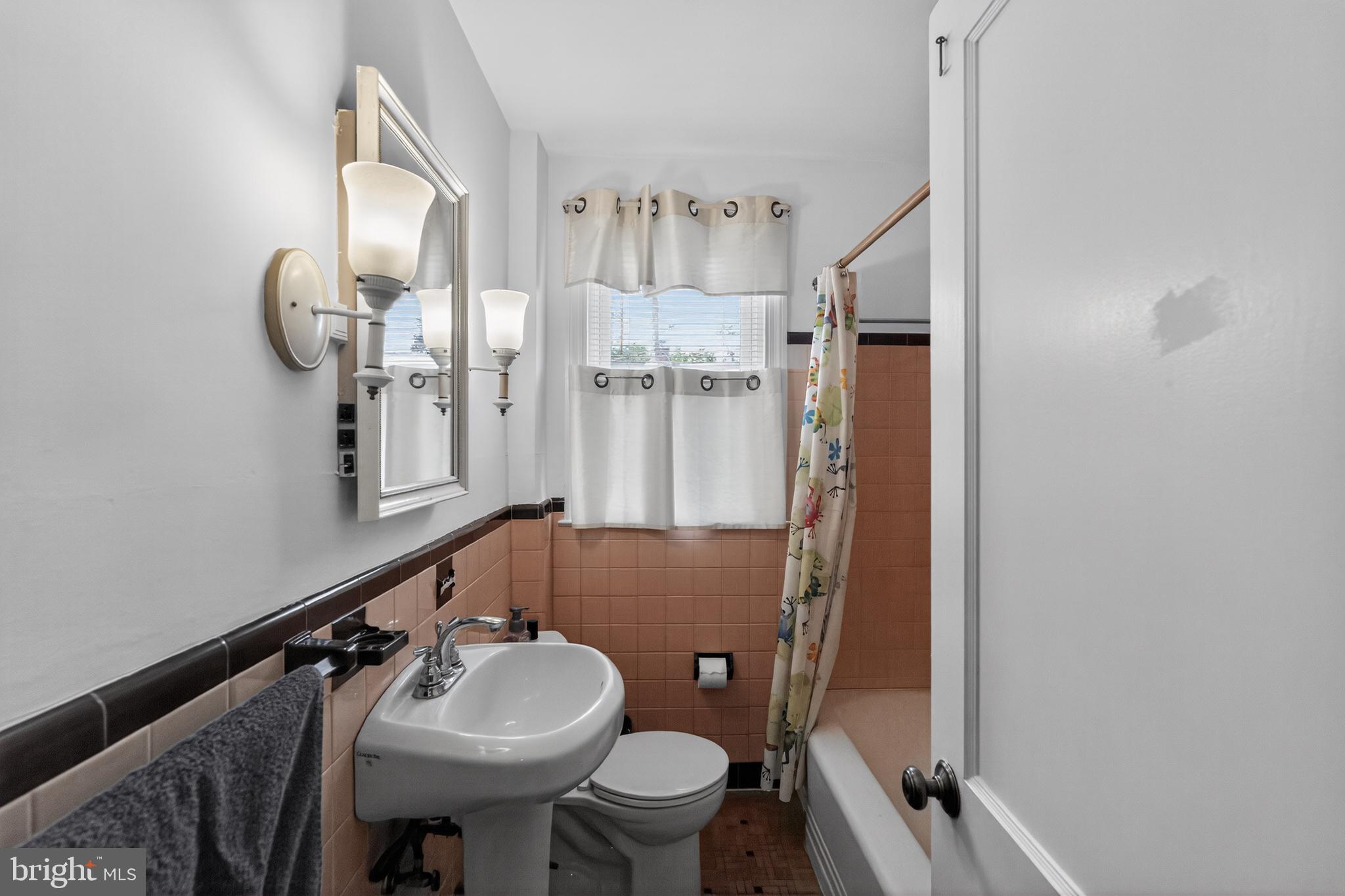 518 Bonsall Road Ridley Park, PA 19078 - Photo 12 of 31 a bathroom with a sink toilet and shower