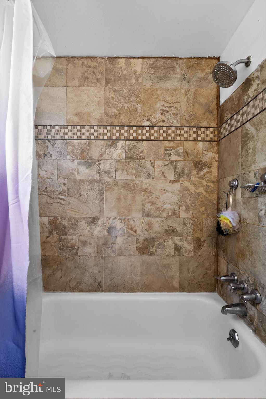 518 Bonsall Road Ridley Park, PA 19078 - Photo 20 of 31 a bathroom with a bathtub