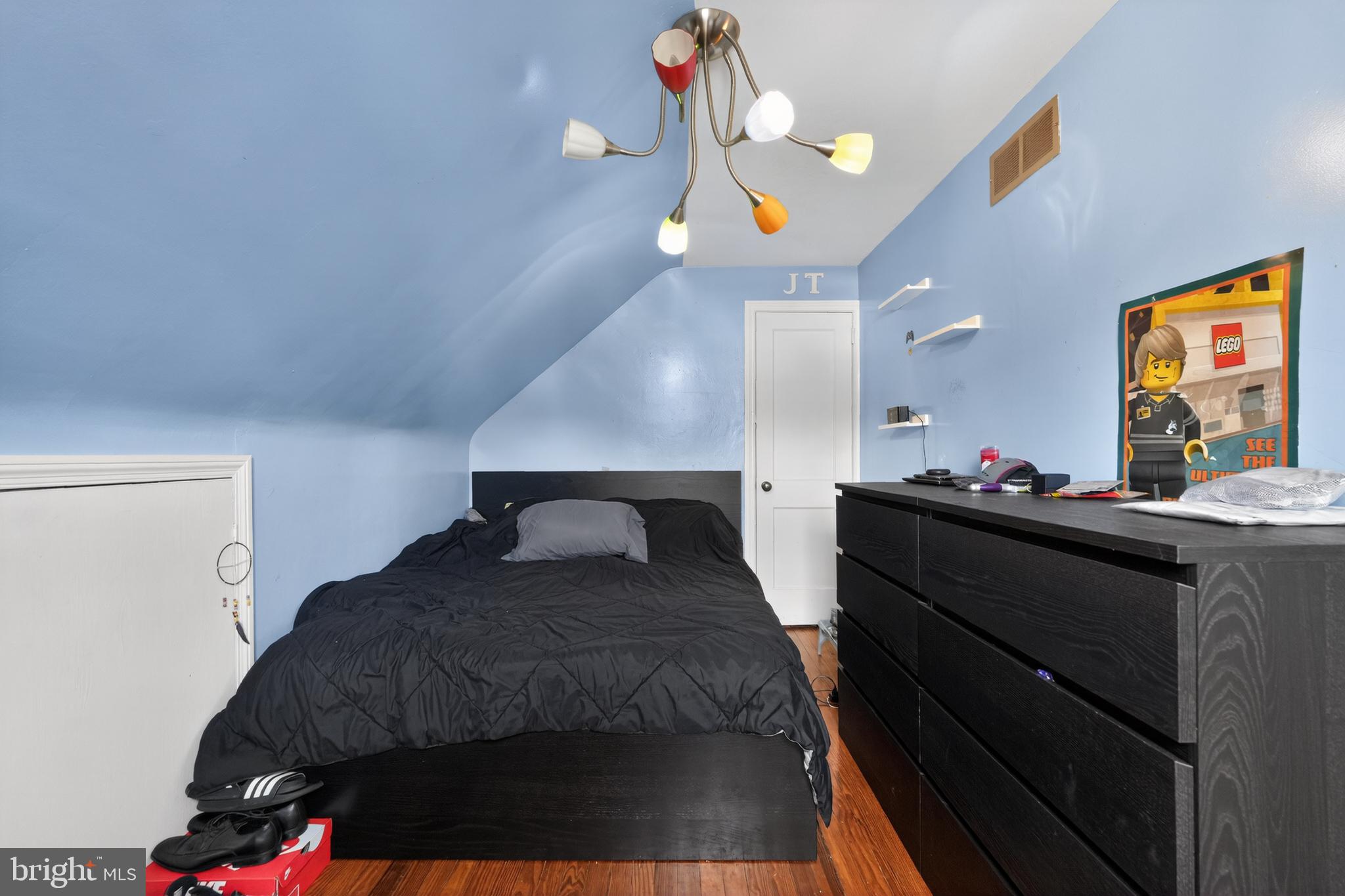 518 Bonsall Road Ridley Park, PA 19078 - Photo 21 of 31 a bedroom with a bed and a dresser