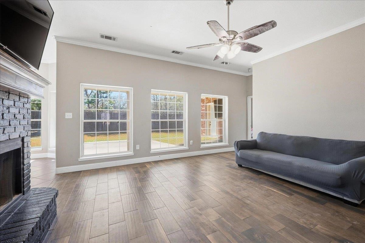 1045 Cedar Ridge Orange, TX 77632 - Photo 5 of 30