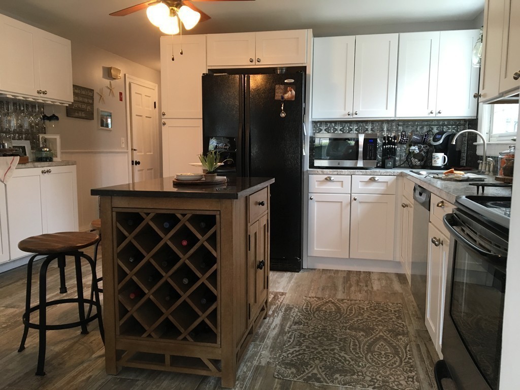 22 Shaker Road Dartmouth, MA 02747 - Photo 6 of 21 Gallery Image 6