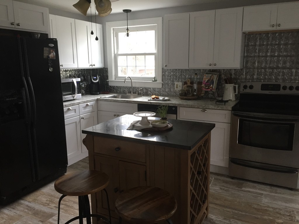 22 Shaker Road Dartmouth, MA 02747 - Photo 7 of 21 Gallery Image 7