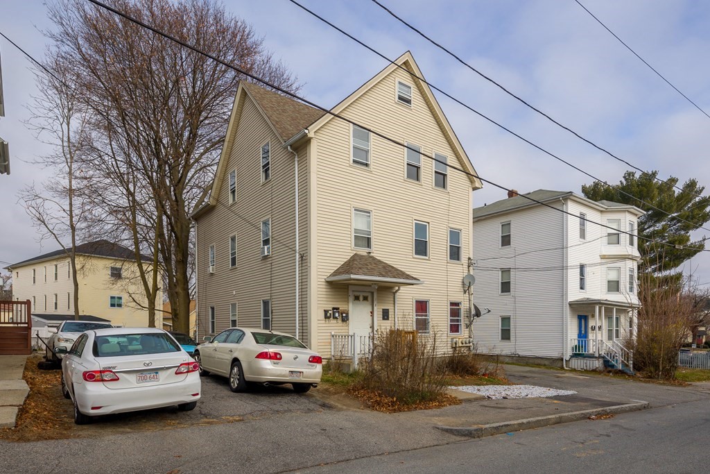 8 Reeves Street Worcester, MA 01607 - Photo 3 of 42 Gallery Image 3
