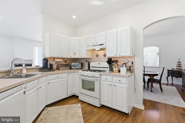 $699,000 | 1136 Maxwell Manor, Warminster, PA 18974