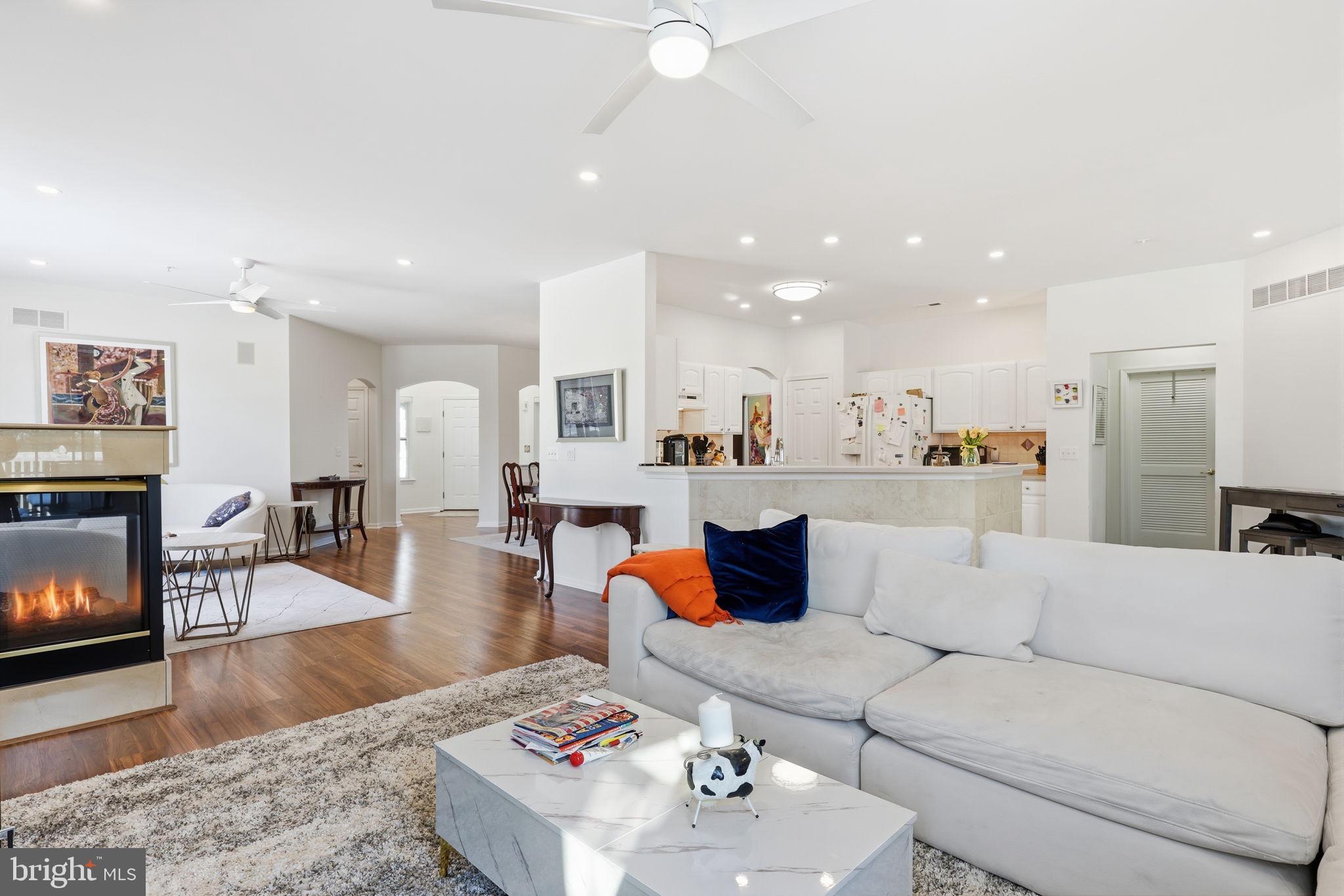 1136 Maxwell Manor Warminster, PA 18974 - Photo 21 of 41 Living Room