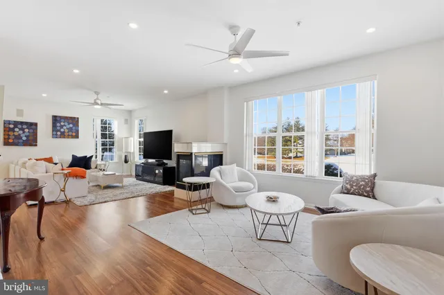 $699,000 | 1136 Maxwell Manor, Warminster, PA 18974