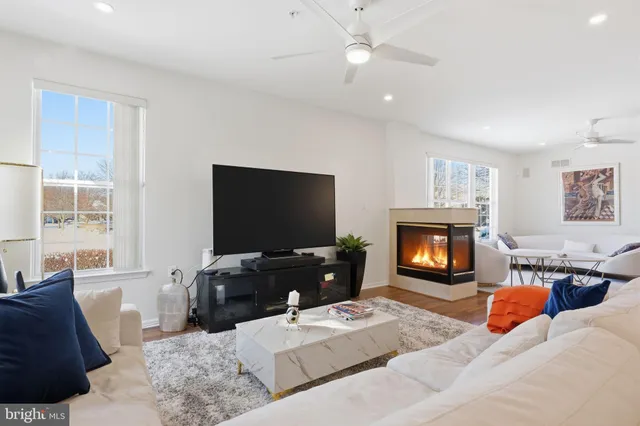 $699,000 | 1136 Maxwell Manor, Warminster, PA 18974