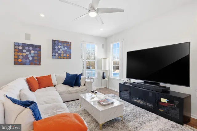 $699,000 | 1136 Maxwell Manor, Warminster, PA 18974