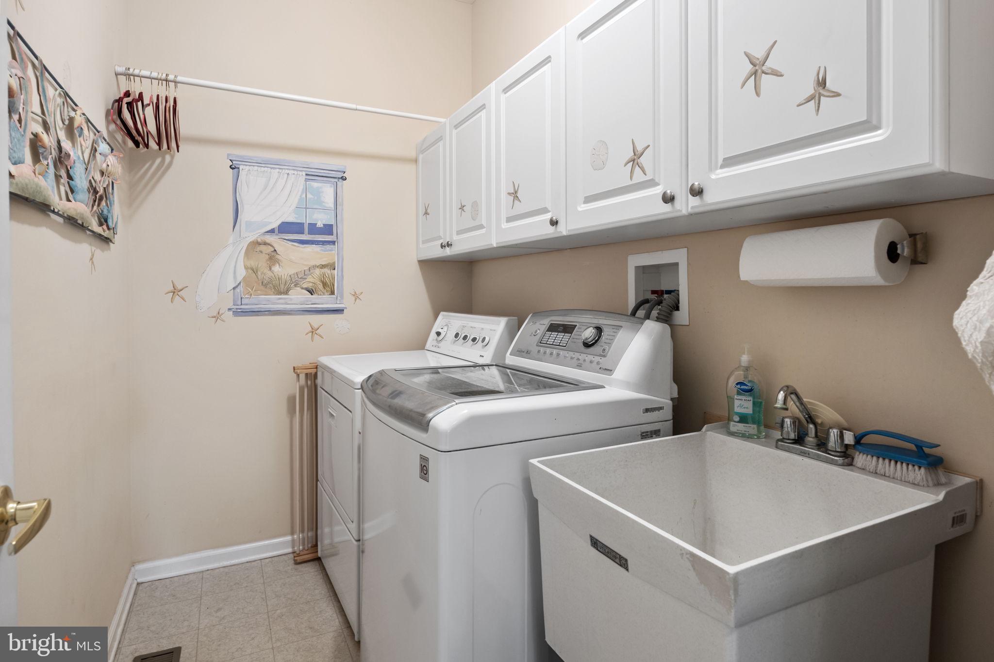 1136 Maxwell Manor Warminster, PA 18974 - Photo 33 of 41 Laundry Room