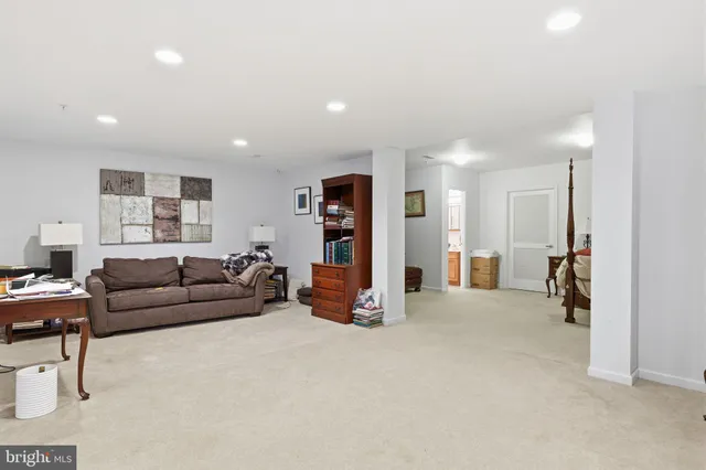 $699,000 | 1136 Maxwell Manor, Warminster, PA 18974