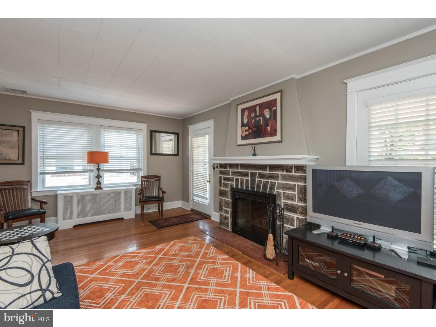 131 Shelbourne Road Havertown, PA 19083 - Photo 3 of 21 Living Room