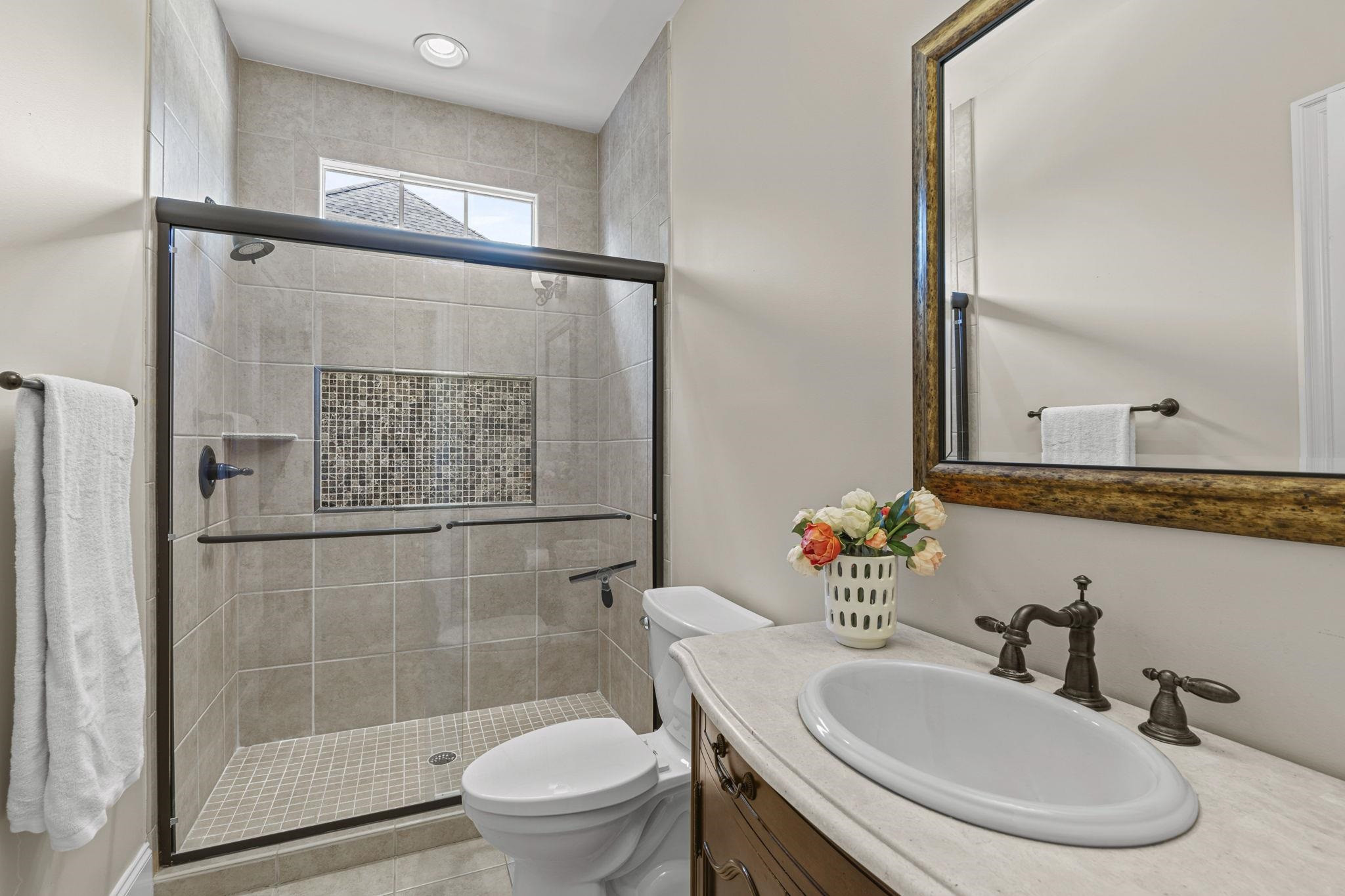430 Waterville Street Raleigh, NC 27603 - Photo 29 of 55 First Floor Full Bathroom