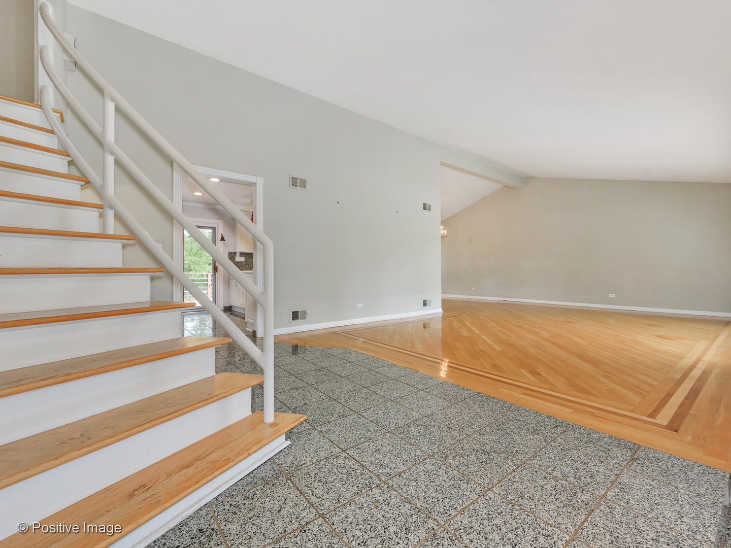 757 Ridge Road Highland Park, IL 60035 - Photo 2 of 26 a view of entryway