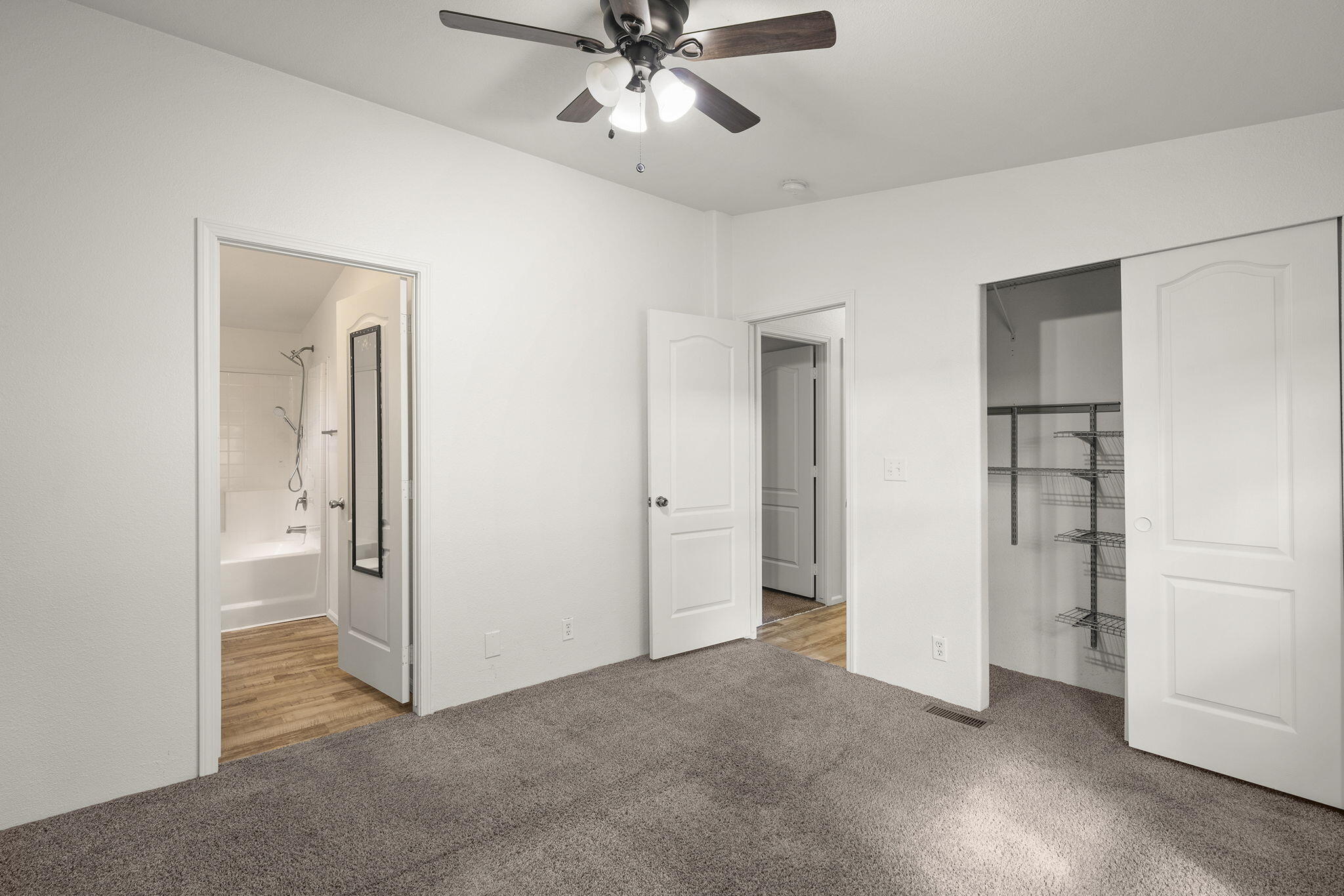 60901 Brosterhous Road, Unit 741 Bend, OR 97702 - Photo 12 of 34 Primary Bedroom and Bath