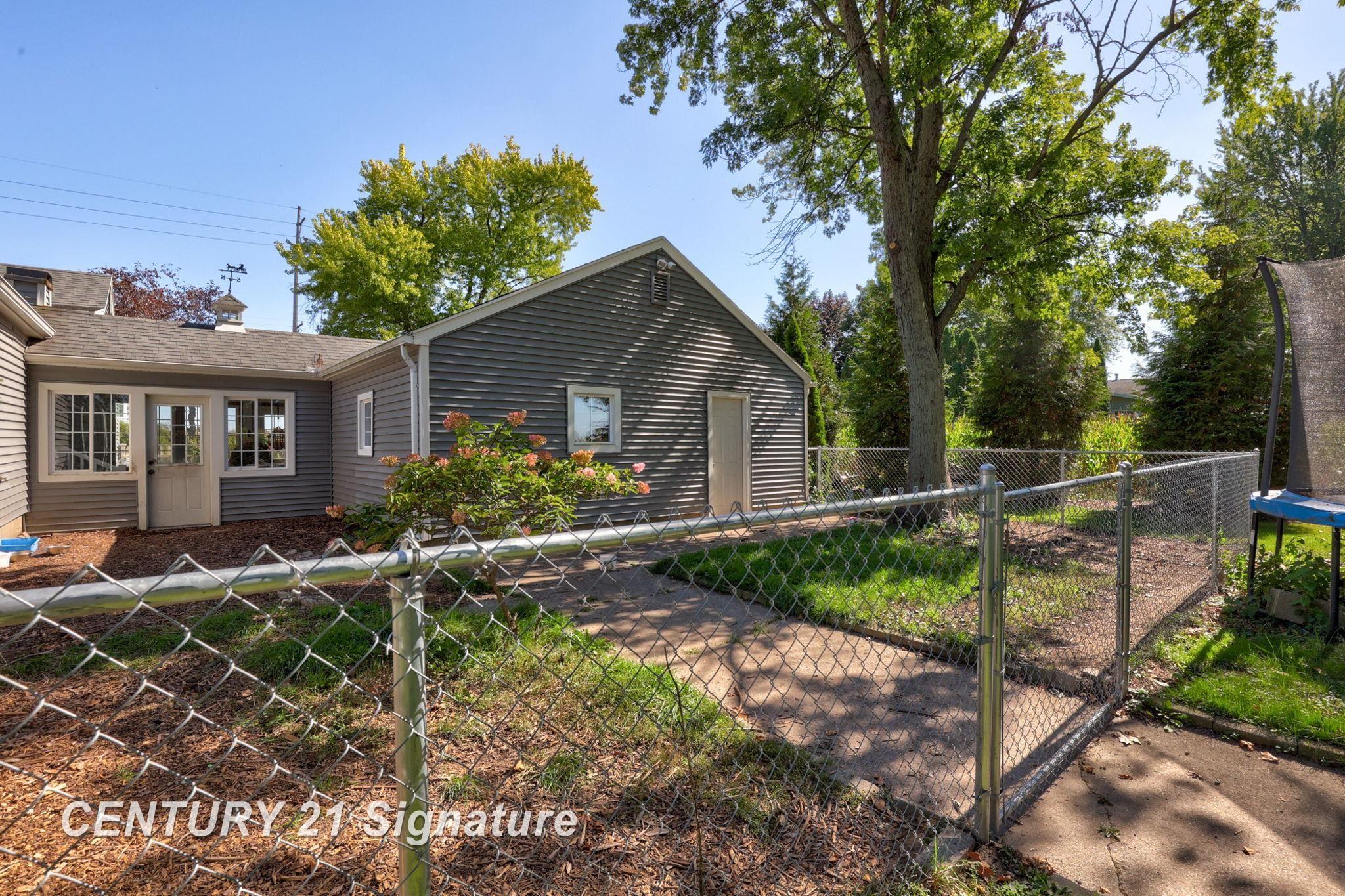 5136 Baxman Road Bay City, MI 48706 - Photo 39 of 44 50190071-9eff8669-d2c3-456e-ab1f-4bf34f83a87c.JPG