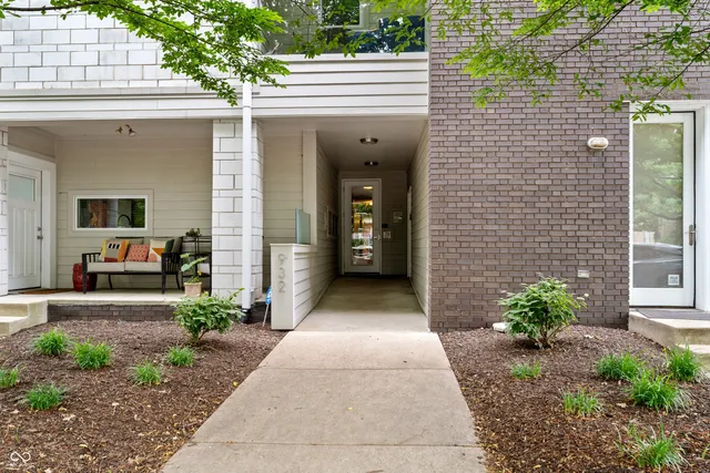 $249,900 | 932 North Broadway Street, Unit 4, Indianapolis, IN 46202