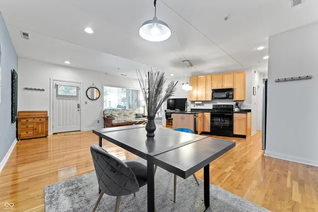 $249,900 | 932 North Broadway Street, Unit 4, Indianapolis, IN 46202