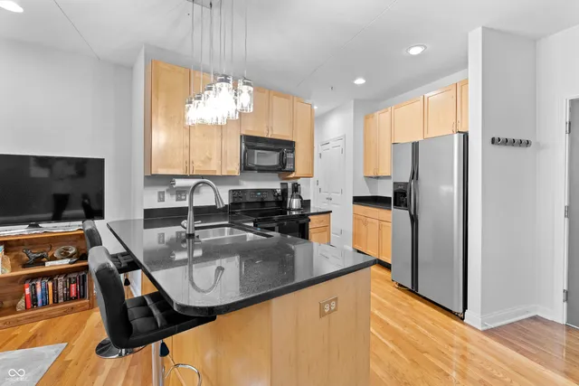 $249,900 | 932 North Broadway Street, Unit 4, Indianapolis, IN 46202