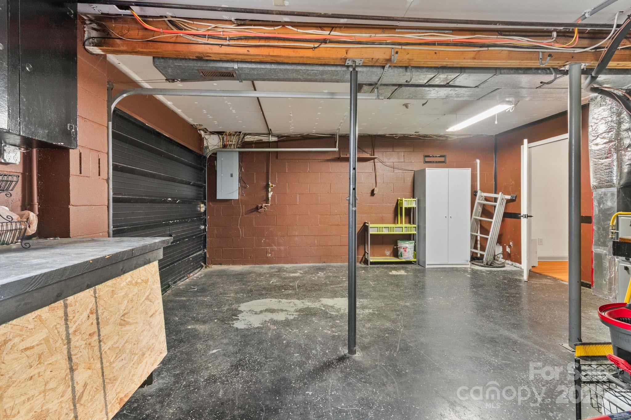 14 South Ridge Place Arden, NC 28704 - Photo 28 of 32 a view of an empty room