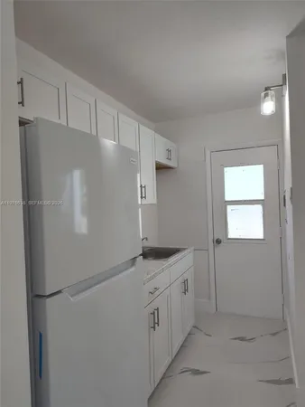 $1,750 | 655 Eldron Drive, Unit 15, Miami Springs, FL 33166