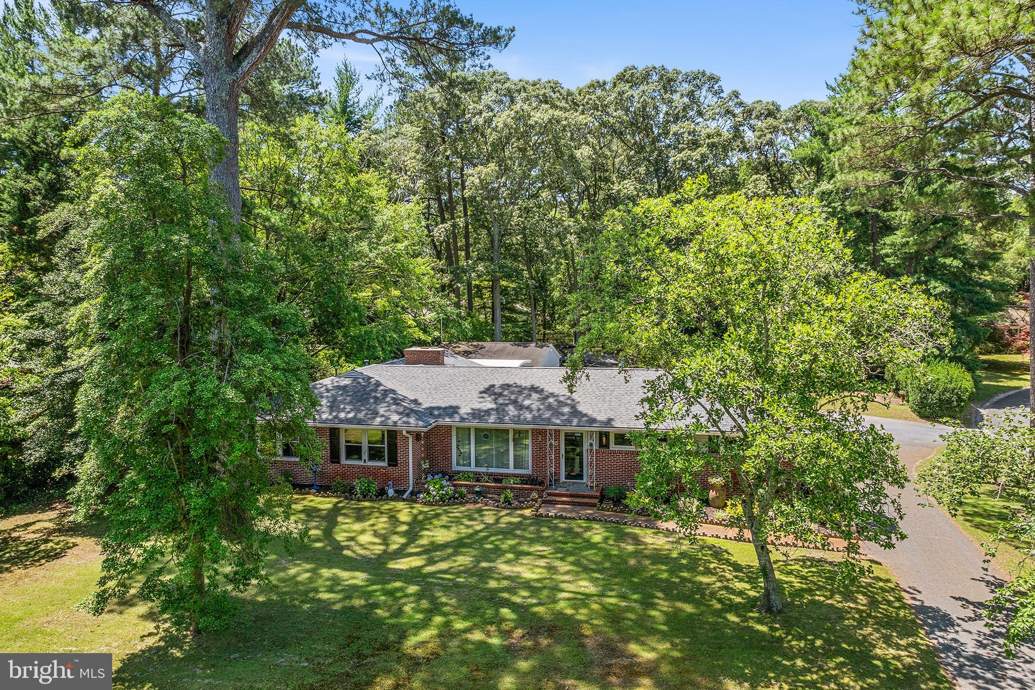 Welcome to 618 Pine Bluff Road