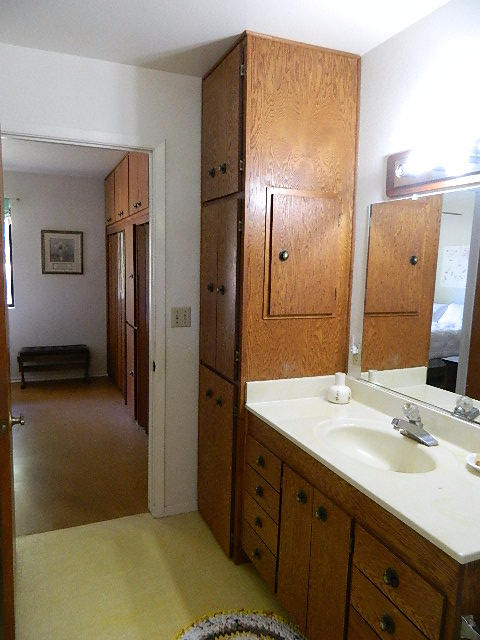 3031 Montgomery Road Red Bluff, CA 96080 - Photo 10 of 21 Storage in Master Bath