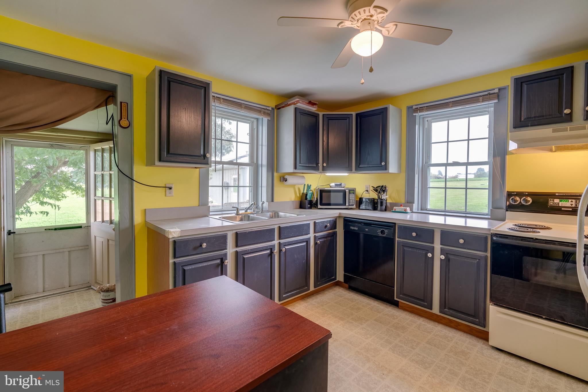 433 Ashville Road Oxford, PA 19363 - Photo 17 of 33 Kitchen View
