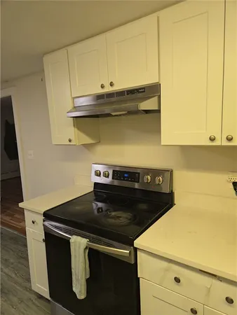 $4,000 | 2 Lucas Avenue, Unit 1, Newport, RI 02840