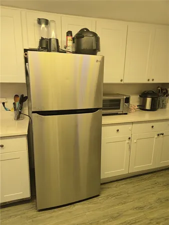 $4,000 | 2 Lucas Avenue, Unit 1, Newport, RI 02840