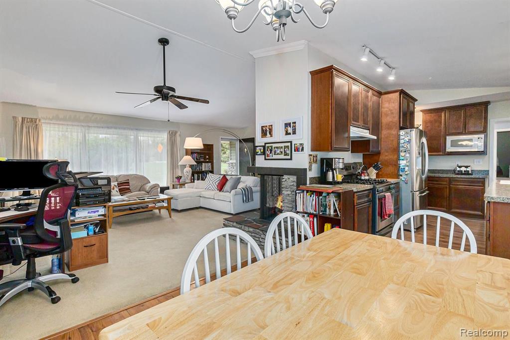 30960 Pear Ridge Farmington Hills, MI 48334 - Photo 12 of 38