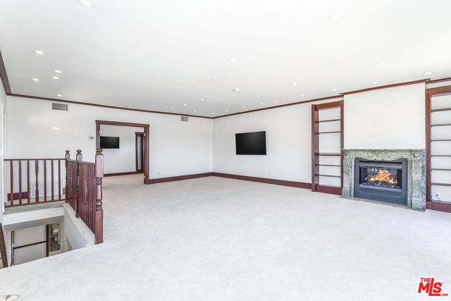 $5,900 | 8550 Holloway Drive, Unit 402, West Hollywood, CA 90069