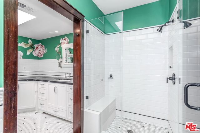 $5,900 | 8550 Holloway Drive, Unit 402, West Hollywood, CA 90069