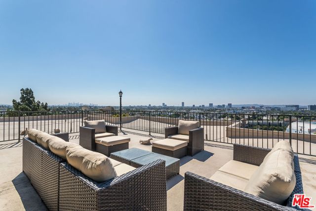 $5,900 | 8550 Holloway Drive, Unit 402, West Hollywood, CA 90069