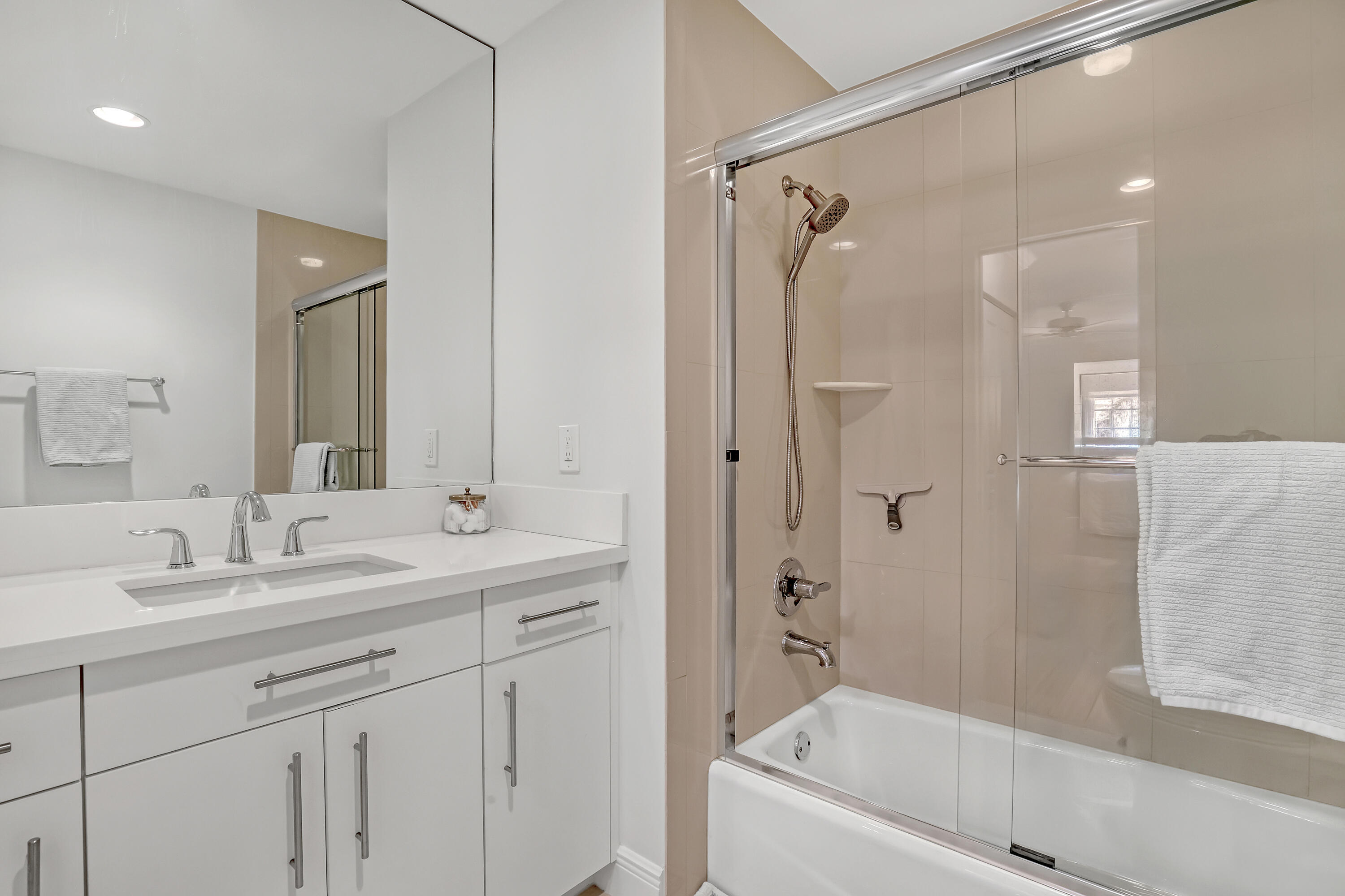 220 Celestial Way, Unit 6 Juno Beach, FL 33408 - Photo 16 of 58 2nd Bathroom