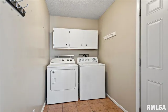 $164,900 | 14077 St Joseph Road, Athens, IL 62613