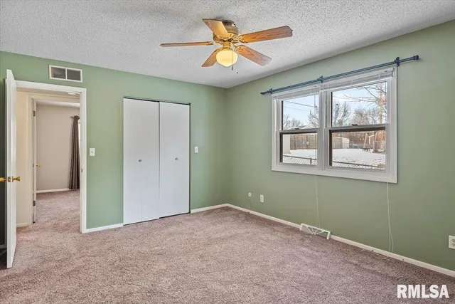 $164,900 | 14077 St Joseph Road, Athens, IL 62613