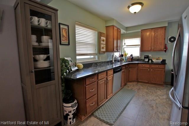 31952 Marblehead Road Farmington, MI 48336 - Photo 5 of 19 IMG_3580.jpg