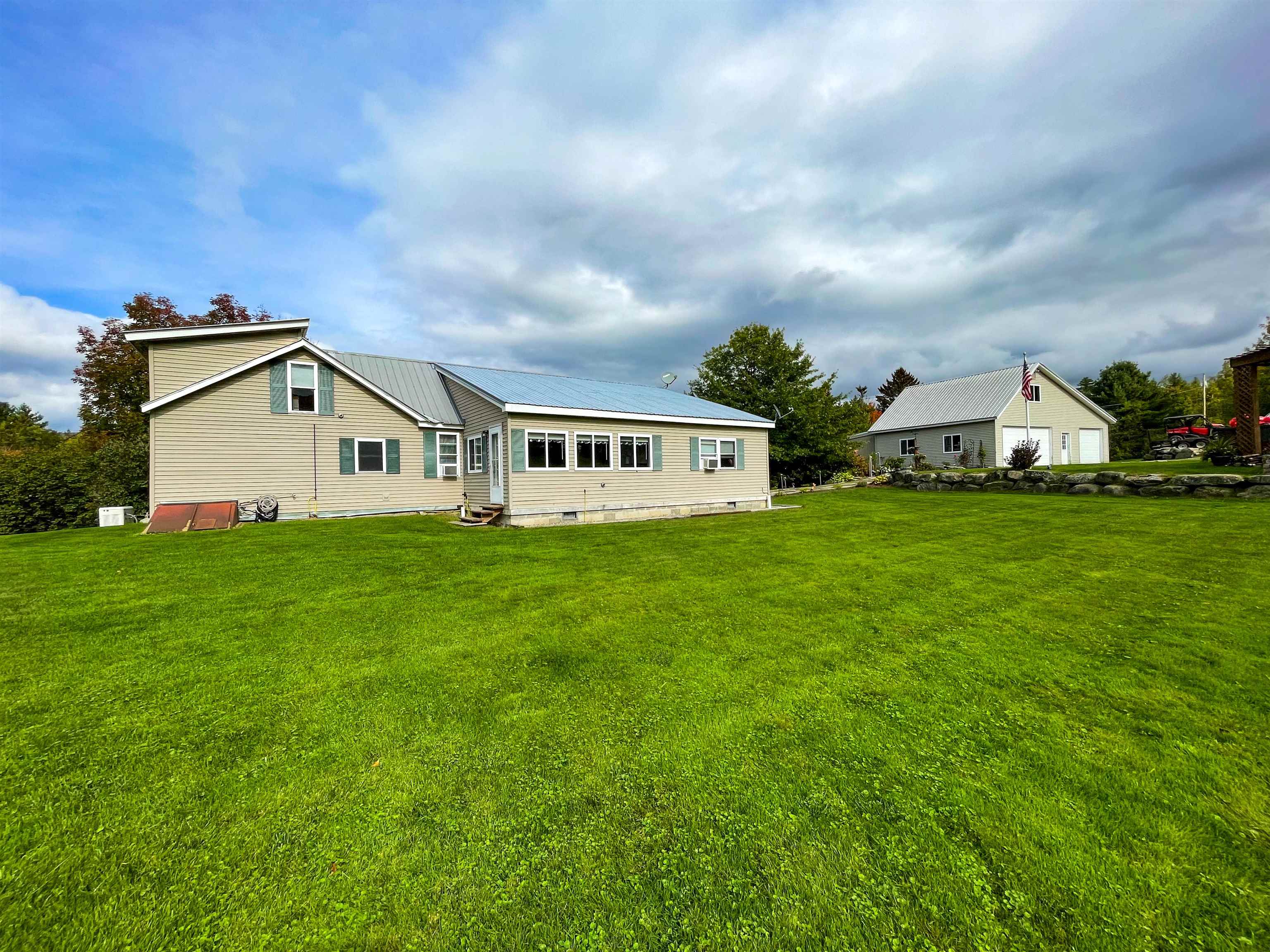 8 Tunnel Stream Road Benton, NH 03785 - Photo 3 of 29