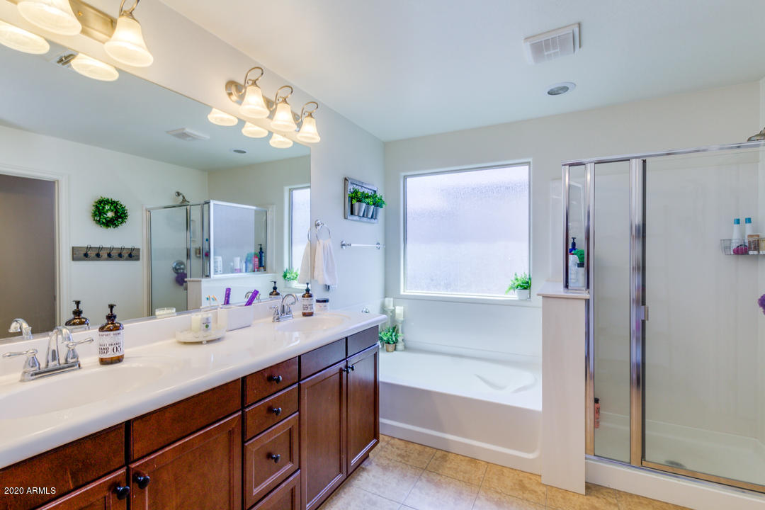 3455 East Sheffield Road Gilbert, AZ 85296 - Photo 14 of 25 Master Bathroom