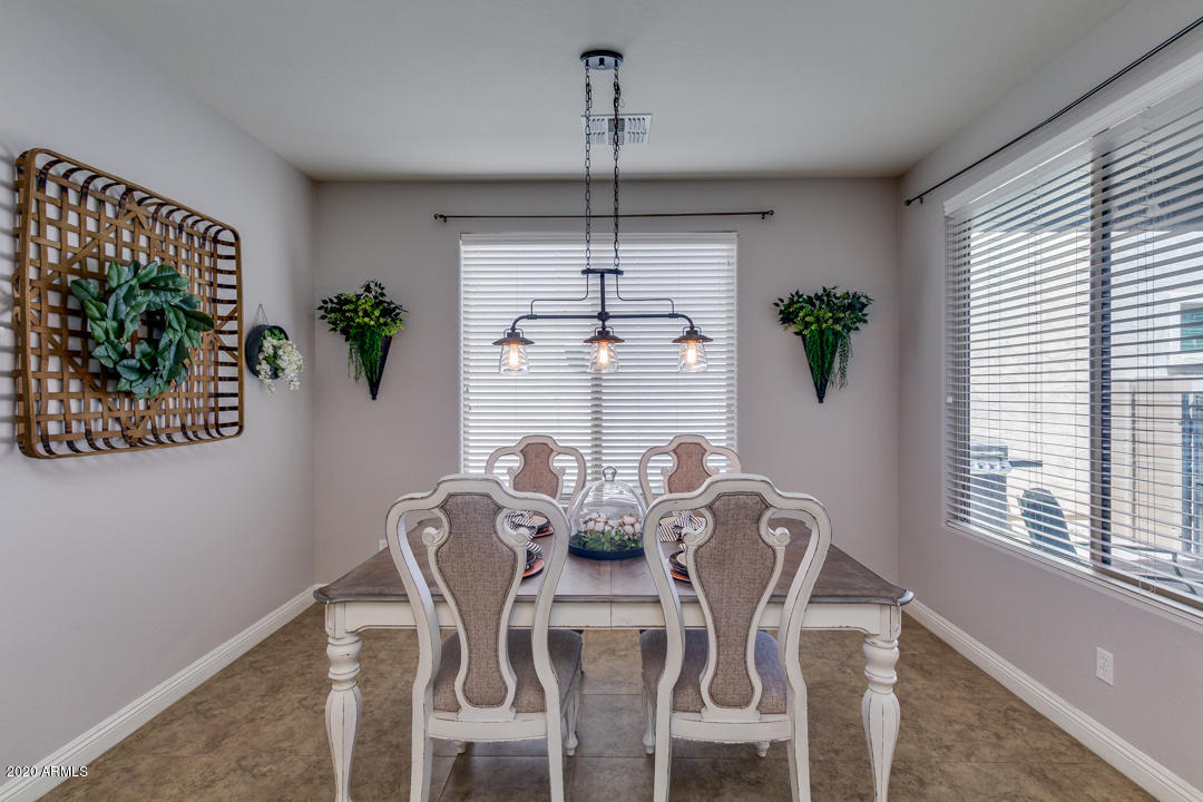 3455 East Sheffield Road Gilbert, AZ 85296 - Photo 6 of 25 Diningroom
