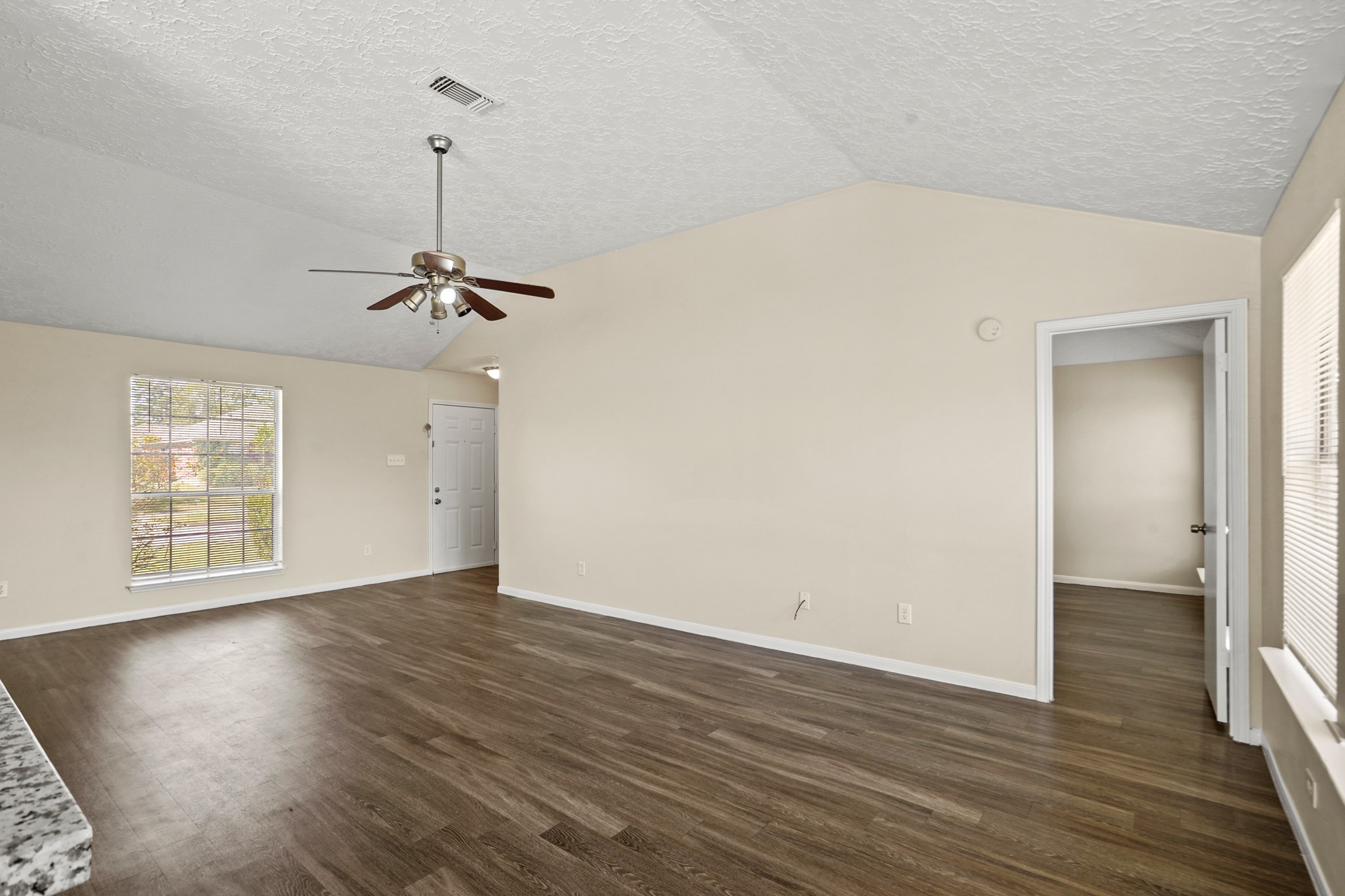 16885 Blue Jay Street Conroe, TX 77385 - Photo 4 of 10