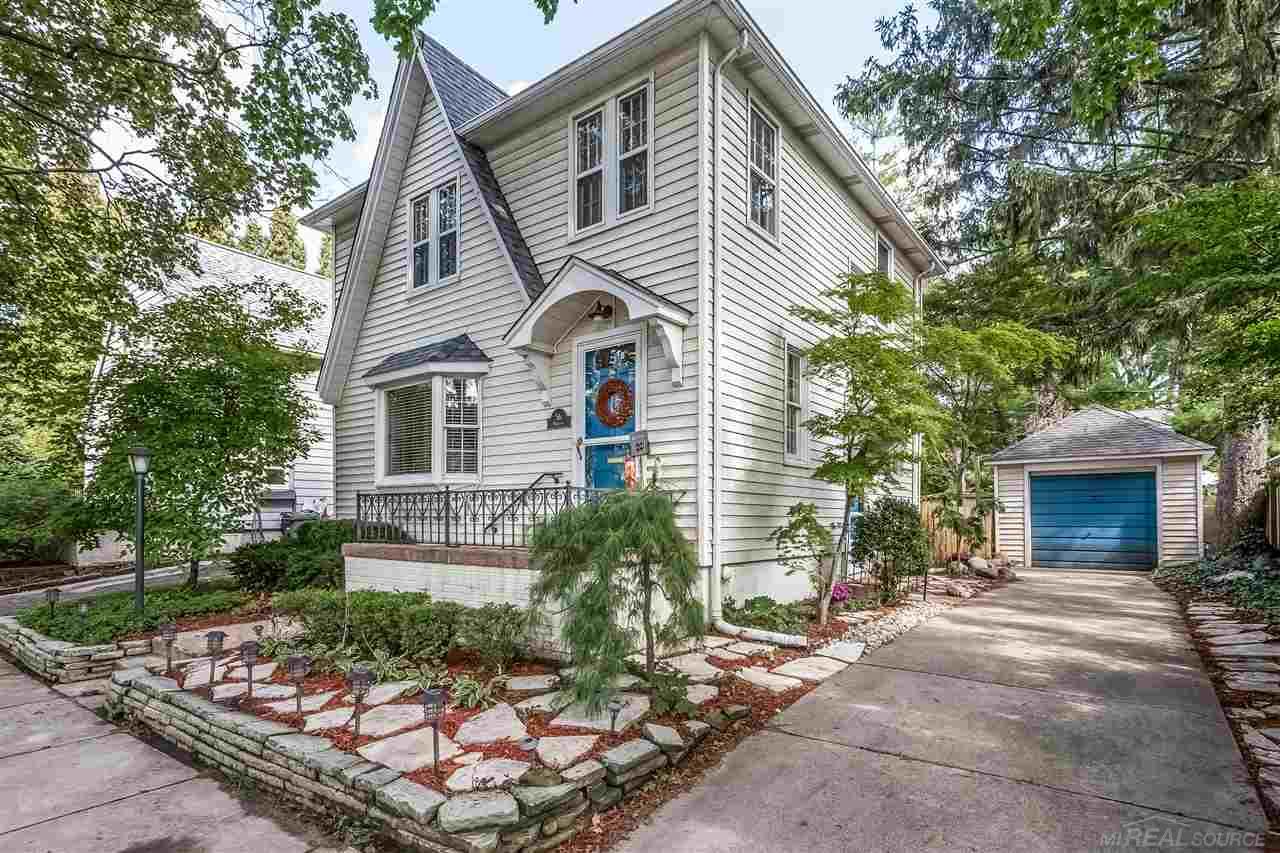 56 Mapleton Road Grosse Pointe, MI 48236 - Photo 41 of 45 31330220-40.JPG