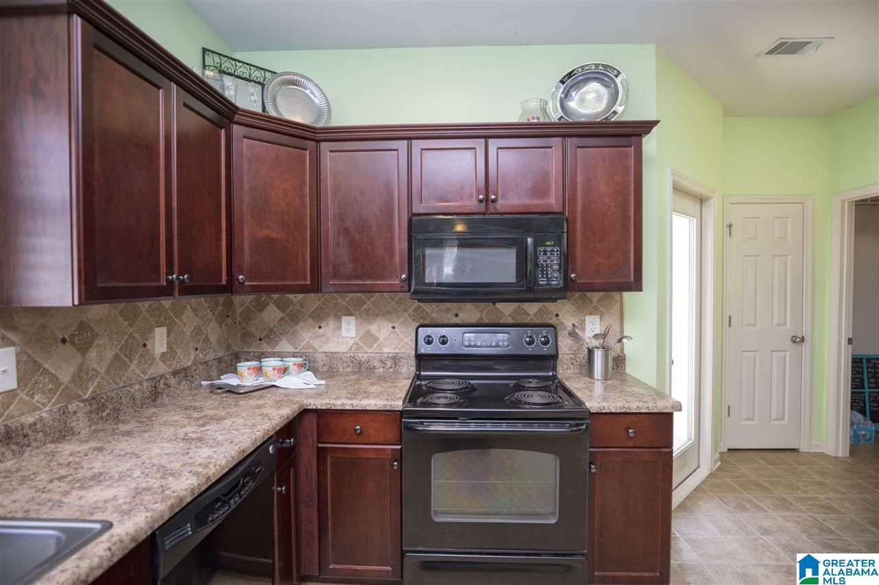 1073 Savannah Lane Calera, AL 35040 - Photo 15 of 49