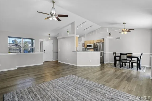 $369,900 | 211 Butternut Stage Drive, St. Peters, MO 63376