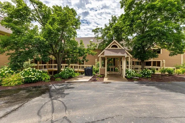 $169,900 | B2 Long Bay Point Drive, Galena, IL 61036