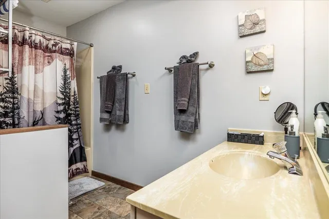 $169,900 | B2 Long Bay Point Drive, Galena, IL 61036