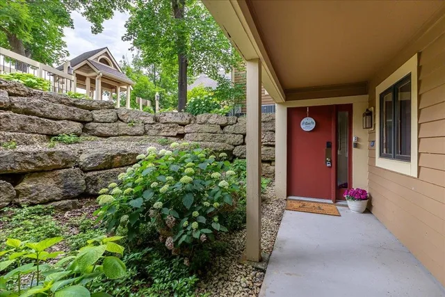 $169,900 | B2 Long Bay Point Drive, Galena, IL 61036