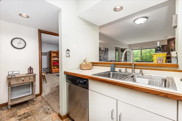 $169,900 | B2 Long Bay Point Drive, Galena, IL 61036